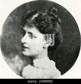 Pedigree fotografico dei discendenti di Isacco e Rachel Wilson . Geoffrey Weston Howard, nato a Stone House, Stone, nei pressi di Kidderminster, il 14th dicembre 1876. Educato a Eton. D.S.O. ; Capitano Essex-Reggimento. Sposato a Pretoria. Sud Africa, il 10th aprile 1905. A^Nleta Minnie Wilhelm, figlia di R. Mlhehn e di sua moglie M. E. Tipson.She è nata a Durban, Natal, il 1st febbraio 1876. Indirizzo : Essex Regiment Depot, Vvarley. Problema: Una figlia. (A) Cynthia Mariabella Howard, nato a Dublino il 25th marzo 1907. 304 Cap. II § 2. IND. N. II D 6 j. IV). AGNES GERTRUDE MARJORY HOWAR Foto Stock