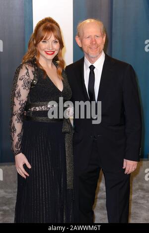 Bryce Dallas Howard e Ron Howard al Vanity Fair Oscar Party del 2020, ospitato da Radhika Jones, si sono tenuti al Wallis Annenberg Center for the Performing Arts di Beverly Hills il 9 febbraio 2020. (Foto di JC Olivera/Sipa USA) Foto Stock