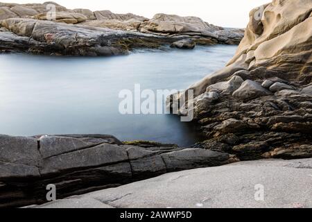 Shark Island a Luderitz fu usata come campo di concentramento durante il genocidio tedesco in Namibia di Herero e Nama dal 1904 al 1908 Foto Stock