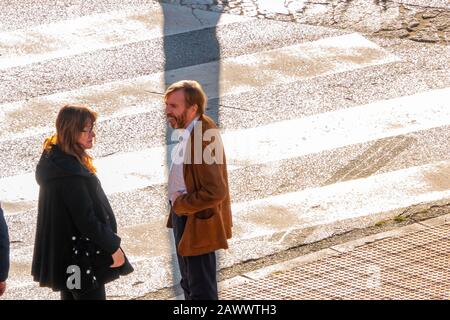 Isabel Coixet, regista britannico Timothy Spall, sul set del film 'IT Snows in Benidorm', Benidorm, Spagna Foto Stock