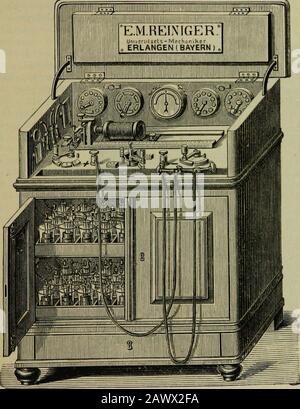 Elektrodiagnostik und Elektrotherapie einschliesslich der physikalischen Propädeutik für praktische Ärzte . Stromwender, Galvanometro für Absolute Messungen, Reostato bis zu5000 Ohms, großem Dubois-Reymondschen Schlitteuapparate mit ver-rchiedenen Stromwechsnern und einer Auswahl von Elektrodenansätzen, Elek-stodenhältern etc. Mehr weniger ähnliche Stationärbatterien aus Siemens-Halingerske-Elementen werden heutzutage von Mechem Mechaniker et nicher. Die Tischplatten der Schränke haben Tischhöhe, umbequem zu allen Nebenapparaten gelangen zu können. Vortheilhift ist Foto Stock