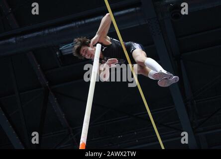 Mondo Duplantis aka Armand Duplantis (SWE) stabilisce un record mondiale di 20-2 3/4 (6,17m) nel suo secondo tentativo nella Orlen Copernicus Cup in un World Athletics Indoor Tour meeting, sabato, 8 febbraio 2020, a Torun, Polonia. Duplantis ha eclissato il precedente record di 20-2 1/2 (6.16m), stabilito da Renaud Lavellenie (fra) nel 2014. (Foto di IOS/ESPA-Images) Foto Stock