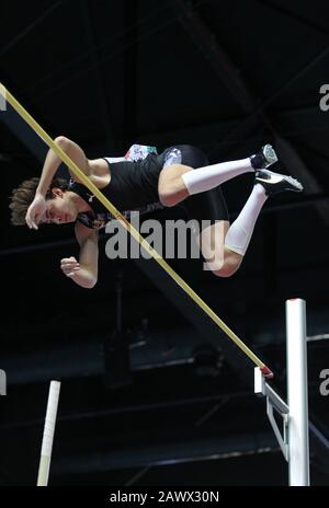 Mondo Duplantis aka Armand Duplantis (SWE) stabilisce un record mondiale di 20-2 3/4 (6,17m) nel suo secondo tentativo nella Orlen Copernicus Cup in un World Athletics Indoor Tour meeting, sabato, 8 febbraio 2020, a Torun, Polonia. Duplantis ha eclissato il precedente record di 20-2 1/2 (6.16m), stabilito da Renaud Lavellenie (fra) nel 2014. (Foto di IOS/ESPA-Images) Foto Stock