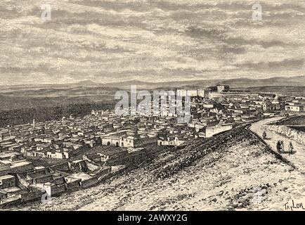 Vista panoramica di El Kef, in Tunisia. Nord Africa. Vecchia illustrazione dell'incisione del libro Nueva Geografia Universal di Eliseo Reclus 1889 Foto Stock