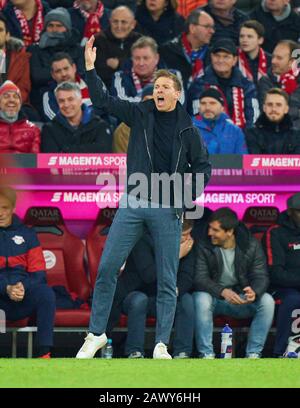 Calcio Monaco - Lipsia, Monaco Di Baviera 09 Febbraio 2020. Julian NAGELSMANN, team manager RB Leipzig, coach, FC BAYERN MUNICH - RB LEIPZIG - DFL REGULS PROIBISCE L'USO DI FOTOGRAFIE come SEQUENZE DI IMMAGINI e/o QUASI-VIDEO - 1.German Soccer League , Monaco, 09 febbraio 2020. Stagione 2019/2020, giorno della partita 21, FCB, München © Peter Schatz / Alamy Live News Foto Stock