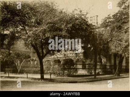 Viaggi invernali nel sud; impressioni di uomini, maniere, donne, E tutto il senso dal golfo blu e New Orleans attraverso le palme alla moda della Florida ai pini della Virginia. F miglia dal centro della città, su un bluff che domina un ramo del fiume Savannah, è Thunderbolt, un parco suburbano pleas-ure che vale la pena visitare. Il Savannah Yachtclub e il Club Dei Motoscafi hanno le loro case. Nelle immediate vicinanze si trovano molte organizzazioni di pesca, nautica e nautica da diporto, che compongono la loro appartenenza da parte delle città northerncities. Non lontano dalla città è il Foto Stock