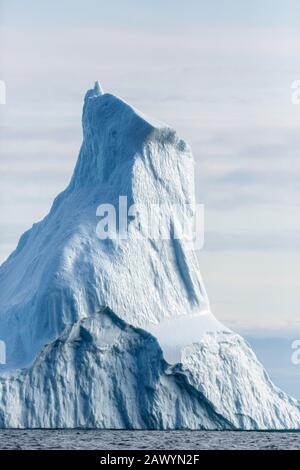 Maestoso iceberg alto Groenlandia Foto Stock