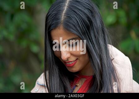 Giovane donna iraniana nei suoi vent'anni Foto Stock