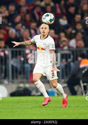 Calcio Monaco - Lipsia, Monaco Di Baviera 09 Febbraio 2020. Angelino, RB Leipzig 3 FC BAYERN MUNICH - RB LEIPZIG 0-0 - DFL REGULS PROIBISCE QUALSIASI USO DI FOTOGRAFIE come SEQUENZE DI IMMAGINI e/o QUASI-VIDEO - 1.German Soccer League , Munich, February 09, 2020. Stagione 2019/2020, Giorno Della Partita 21, Fcb, München, Red Bull, © Peter Schatz / Alamy Live News Foto Stock
