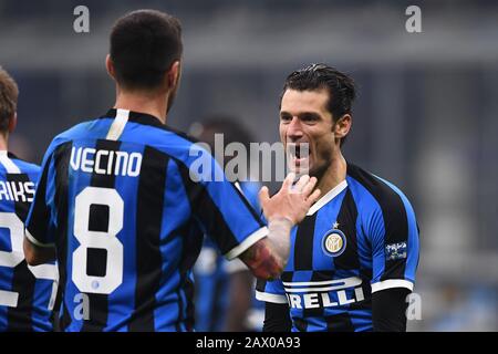 Antonio Candreva (Inter) Matias Vecino Falero (Inter) nel corso della serie italiana una partita tra Inter 4-2 Milano allo Stadio Giuseppe Meazza il 09 febbraio 2020 a Milano. (Foto di Maurizio Borsari/AFLO) Foto Stock