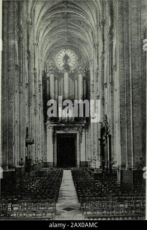 L'organo in Francia : uno studio della sua costruzione meccanica, delle sue caratteristiche tonali e della sua letteratura, con suggerimenti per la registrazione della musica d'organo francese su strumenti americani . SAINT-EUSTACHE, PARIGI L'ORGANO Foto Stock