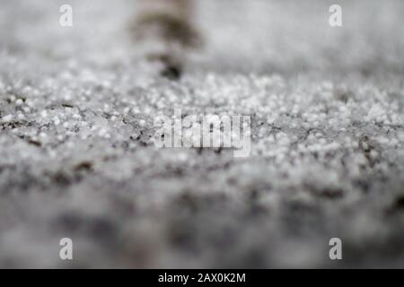 Glasgow, Regno Unito. 10th Feb, 2020. Tempesta Ciara ancora in gran parte del Regno Unito. Glasgow ha visto bande di grandine tempeste, con neve tra vento e brevi calme zone. Credito: Colin Fisher/Alamy Live News Foto Stock