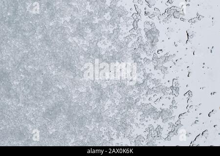 Glasgow, Regno Unito. 10th Feb, 2020. Tempesta Ciara ancora in gran parte del Regno Unito. Glasgow ha visto bande di grandine tempeste, con neve tra vento e brevi calme zone. Credito: Colin Fisher/Alamy Live News Foto Stock