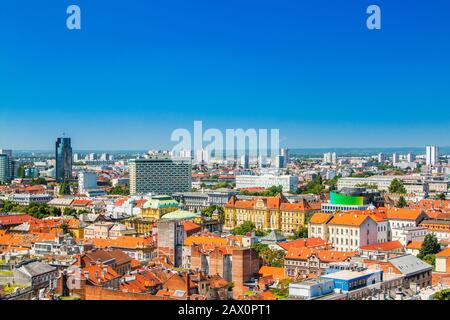 Croazia, città di Zagabria, skyline della città, moderne torri business vista panoramica del centro città Foto Stock