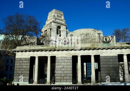 Gran Bretagna, Londra, monumento ai caduti nei giardini di Trinity Square Foto Stock