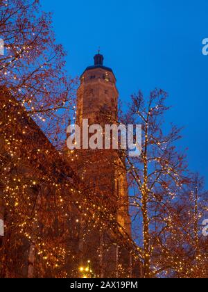 Altstadt, Weihnachtsmarkt, Dämmerung, Nördlingen, Franken, Bayern, Deutschland | centro storico, mercatino di natale, crepuscolo, Noerdlingen, Franconia, Baviera, Ge Foto Stock