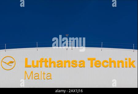 Luqa, MALTA - 29 SETTEMBRE - Lufthansa Technik locale durante la 20th edizione del Malta International Airshow il 29 settembre 2012 Foto Stock