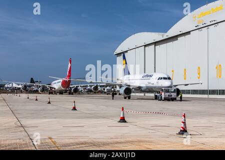 Luqa, MALTA - 29 SETTEMBRE - Lufthansa Technik locale durante la 20th edizione del Malta International Airshow il 29 settembre 2012 Foto Stock