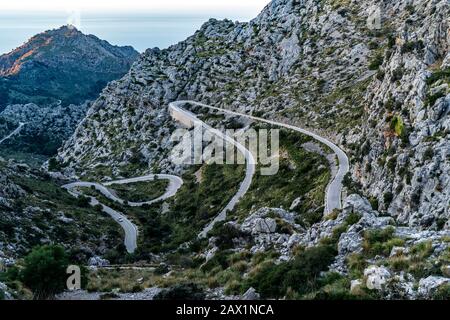 Strada a serpentina ma-2141, strada tortuosa per Sa Calobra, nel nord-ovest di Mallorca, Isole Baleari, Spagna, Foto Stock