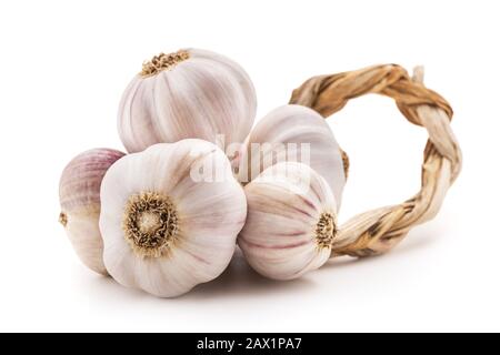 mazzetto di aglio isolato su sfondo bianco Foto Stock