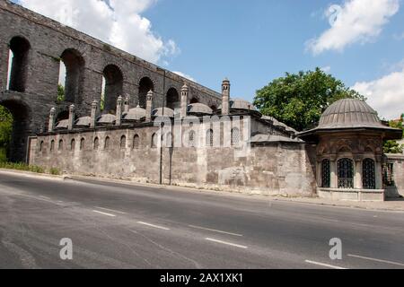 Acquedotto Di Valens (Bozdogan Kemeri) Antica Strada E Ponte D'Acqua A Istanbul, Turchia Foto Stock