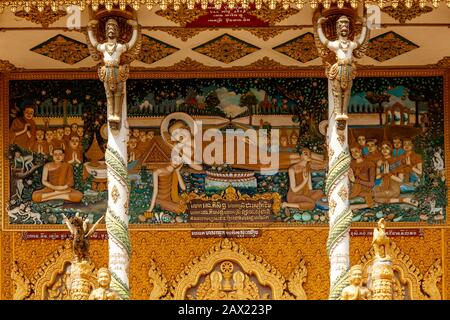 Dipinti Colorati Al Tempio Di Wat Kor, Battambang, Cambogia. Foto Stock