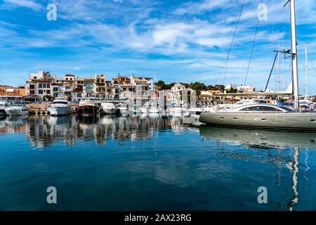 Il porto di Portopetro, sulla costa sud-orientale, Mallorca, Spagna, Foto Stock