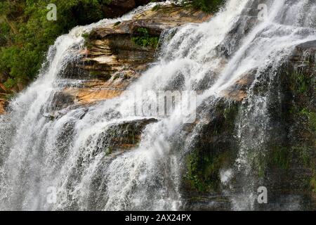 Australia: Tempo una vista delle Cascate di Wentworth nelle Blue Mountains ad ovest di Sydney Foto Stock