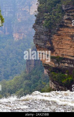 Australia: Tempo una vista delle Cascate di Wentworth nelle Blue Mountains ad ovest di Sydney Foto Stock