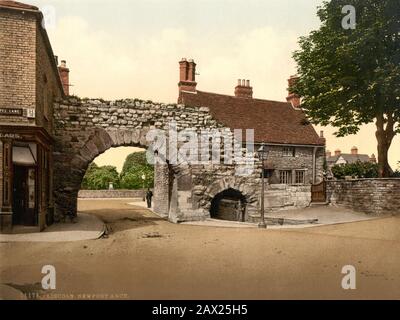 1905 ca. , LINCOLN , Lincolnshire , Inghilterra , GRAN BRETAGNA : Lincoln , Newport Arch . Lincoln è una città cattedrale e contea del Lincolnshire , Inghilterra - GRAND BRETAGNA - VIEW - ITALIA - FOTO STORICHE - STORIA - GEOGRAFIA - GEOGRAFIA - ARCHITETTURA - ARCHITETTURA - PANORAMA - BELLE EPOQUE --- Archivio GBB Foto Stock