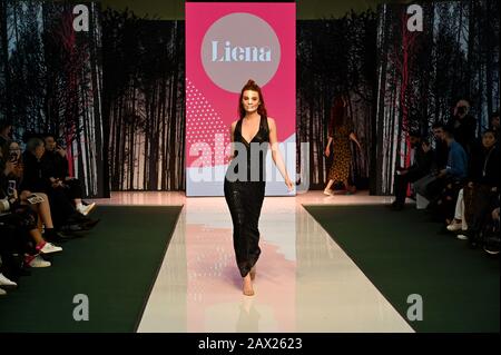 Liena, Pure London Runway, Pure London, Olympia, Kensington, Londra. REGNO UNITO Foto Stock