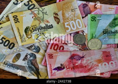 Seychelles Rupees, 2020, banconote e monete. Foto Stock