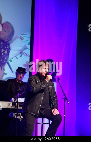 Frank Schöbel und Band bei einem Gastspiel im Theater Görlitz am 09.02.2020 Foto Stock