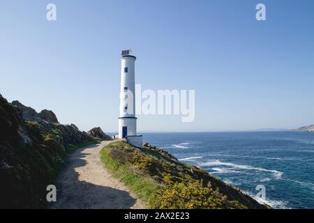 Vecchio faro a Cabo Home, Galizia, Spagna. Foto Stock