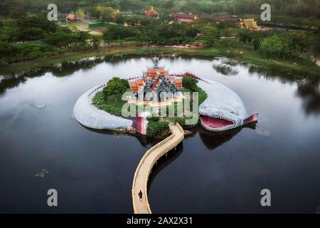 Veduta aerea del Palazzo del Monte Semeru all'Antico Siam (precedentemente conosciuto come Città Antica) vicino a Bangkok, Thailandia. Foto Stock