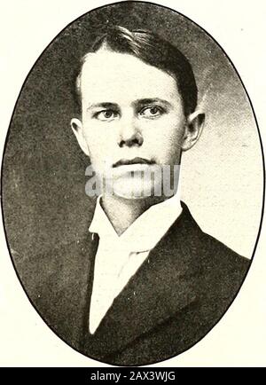 Gem Annuario . Ernest Rowland Ryder Navigò Verso Rensselaer, New York. 26 Ottobre 1887. Si è laureato alla classe 07 della TroyConference Academy. Insegnato school1907-08. È entrato in Taylor Fall. 08. E. Dejernet Inlerat Andrews, Indiana. )ked meek 19 agosto 1889, Frequentato High School a Swayzee, Indiana. Laureato alla Somerset High School, Somerset, Indiana, classe 08. Htofoiry ©£ Fr(ssBaiMiiim dm Ye storico trova grande piacere nel rivelare agli amici di toye un record di alcuni degli epocali di una fascia così interessante di giovani uomini e donne come è la classe di 1912. La qualità di questa classe deve essere n Foto Stock