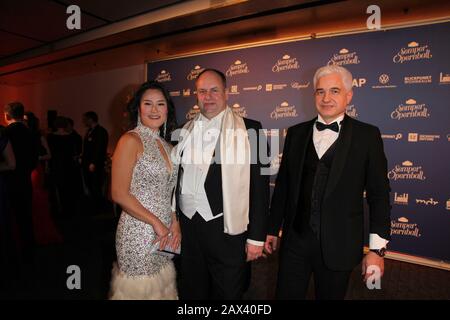 Dirk Hilbert Mit Ehefrau Su Yeon Hilbert, Hans-Joachim Frey Beim 15. SemperOpernball 2020 a Dresda nel der Foto Stock