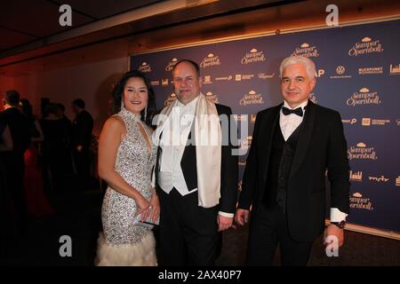Dirk Hilbert Mit Ehefrau Su Yeon Hilbert, Hans-Joachim Frey Beim 15. SemperOpernball 2020 a Dresda nel der Foto Stock