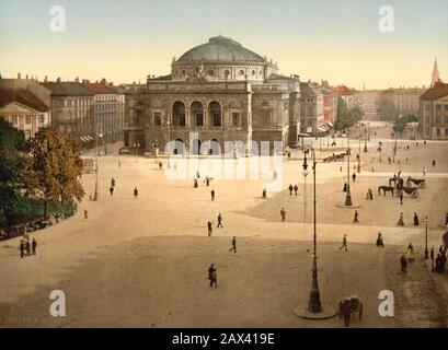 1890 ca. , Kopenhagen , DANIMARCA : la vista del Teatro reale . Photocrom by Detroit Publishing Co. - REALI - Nobiltà - DANIMARCA - COPENAGHEN - NOBILTÀ - REGALITÀ - STORIA - FOTO STORICHE - GEOGRAFIA - GEOGRAFIA - Kopenhaven - Copenaghen - PALAZZO - PALAZZO - PALAZZO - ARCHITETTURA - ARCHITETTURA - PANORAMA - TEATRO - piazza - piazza - piazza ---- Archivio GBB Foto Stock