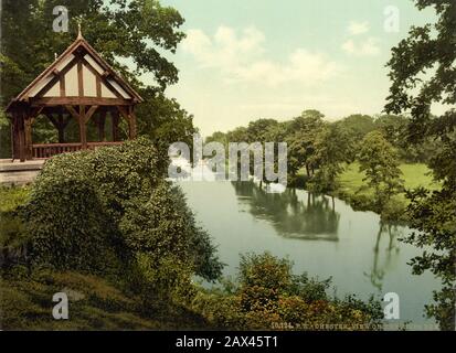 1890 ca , CHESTER, Cheshire , INGHILTERRA , GRAN BRETAGNA : Vista sul fiume Dee . Photocrom print by Detroit Publishing Co. - GRAND BRETAGNA - VIEW - English Midlands - FOTO STORICHE - STORIA - GEOGRAFIA - GEOGRAFIA - ARCHITETTURA - ARCHITETTURA - ARCHITETTURA - ARCHITETTURA - BELLE EPOQUE - fiume - fiume ---- Archivio GBB Foto Stock