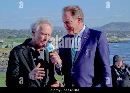 Spiaggia di ciottoli, Stati Uniti. 10th Feb, 2020. Monterey, California, USA Febbraio 9th 2020 Hollywood star, ex-sindaco di Carmel, Clint Eastwood intervistato da Jim Nantz di CBS TV sui link di Pebble Beach l'ultimo giorno DELL'EVENTO AT&T Pro-Am PGA Golf California, USA Credit: Motofoto/Alamy Live News Foto Stock