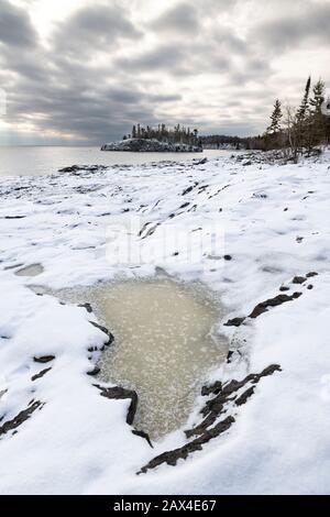 Isola Di Ellingson, Inverno, Split Rock Lighthouse State Park, Gennaio, Mn, Usa, Di Dominique Braud/Dembinsky Photo Assoc Foto Stock