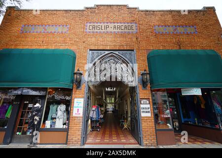 San PIETROBURGO, FL -24 GEN 2020 - Vista di Central Avenue nel centro di St. Pete, Florida, Stati Uniti. Foto Stock