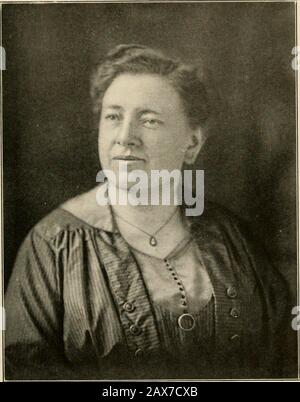 Storia e genealogia della famiglia Stackpole . ey, (2) 29 giugno 1887 Frederick Jenkins. Res., Medford, Mass. Due C.. Mildred Warren Jenkins B. Marzo 1888. Dorothy Colman Jenkins B. 29 Marzo 1892. 249William Warren Stackpole (Nathan^ Stephen*, James^, Philip^ JamesO, nato a Kennebunk, Me., 14 March1825, sposato, 1845, Elisabetta, figlia di Simon e Han-nah (Waldron) Batchelder. Nacque il 4 maggio 1826 in legno Nord, N. H., e morì l'8 novembre 1896. Era un commerciante di mer in Newmarket, N. H., dove morì 27 febbraio 1902.Four ch. Ellen A. b. 22 gennaio 1847; m. Oren Weaver, whowas b. 5 gennaio 1840 e d. in W. Foto Stock