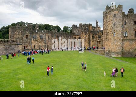 Castello Di Alnwick, Northumberland, Inghilterra. In primo piano in film di Harry Potter. Foto Stock