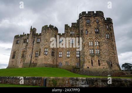 Castello Di Alnwick, Northumberland, Inghilterra. In primo piano in film di Harry Potter. Foto Stock