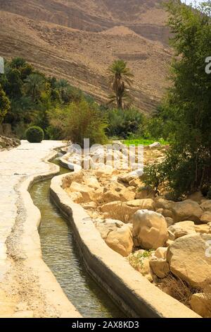 Sistema di irrigazione a Wadi bani khalid, Oman Foto Stock