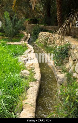 Sistema di irrigazione a Wadi bani khalid, Oman Foto Stock