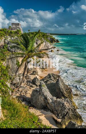 El Castillo (Il Castello) Sul Mar Dei Caraibi, Rovine Maya A Tulum, Penisola Dello Yucatan, Stato Quintana Roo, Messico Foto Stock