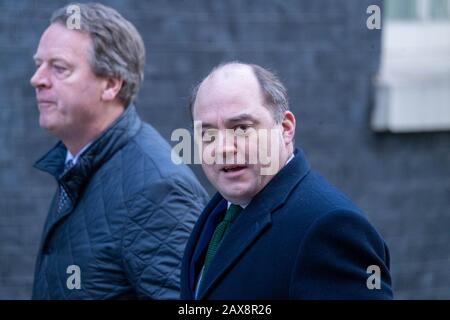 Londra, Regno Unito. 11th Feb, 2020. Allister Jack MP PC Scottish Secretary (a sinistra) e ben Wallace MP PC Defense Secretary arrivano a una riunione speciale Cabinet per dimsucss HS2 a 10 Downing Street, London Credit: Ian Davidson/Alamy Live News Foto Stock